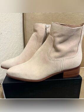 NWOT Cole Haan Women’s Naia Suede Block Heel Ankle Booties/Cream - Size 9